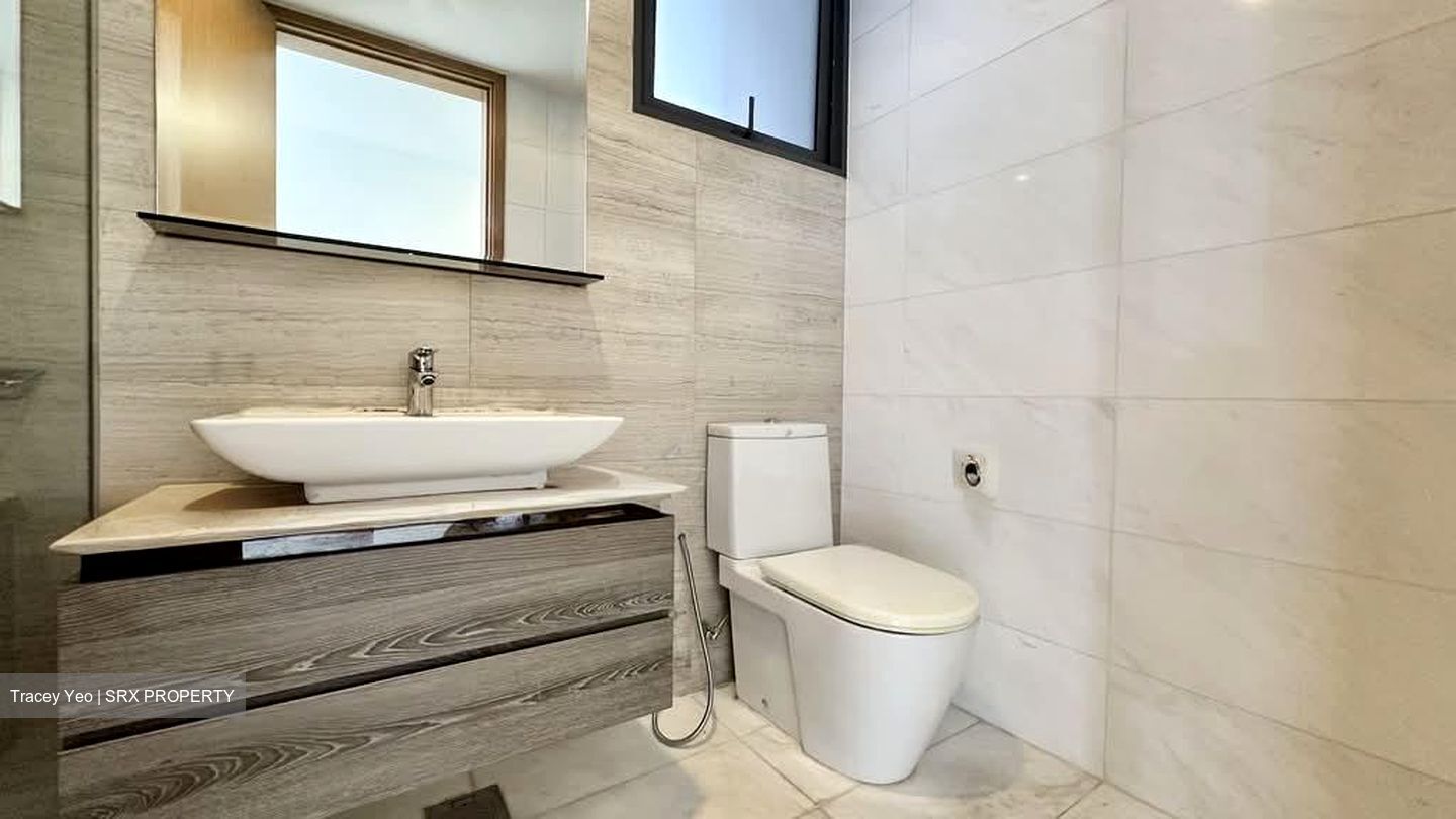 Waterfront Isle (D16), Condominium #613478781